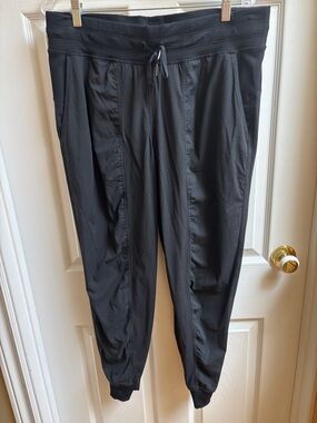 Lululemon-Dance Studio mid rise jogger